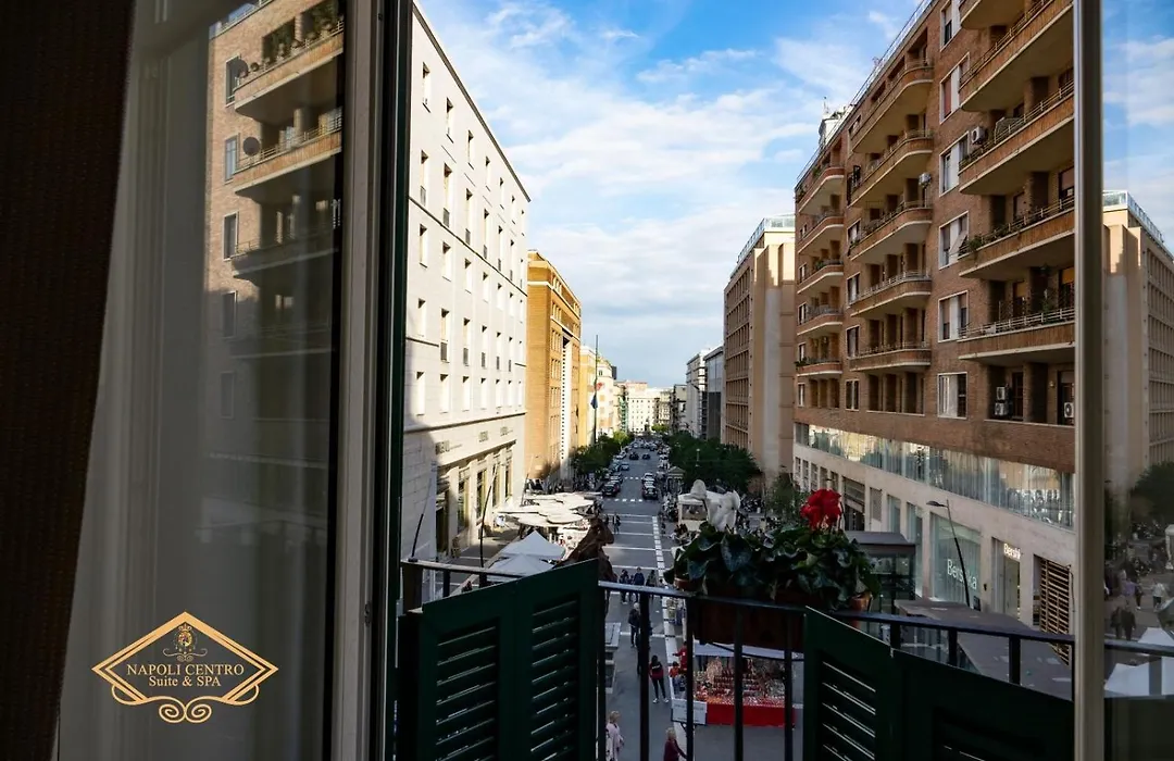 Napoli Centro Suite e Spa-1
